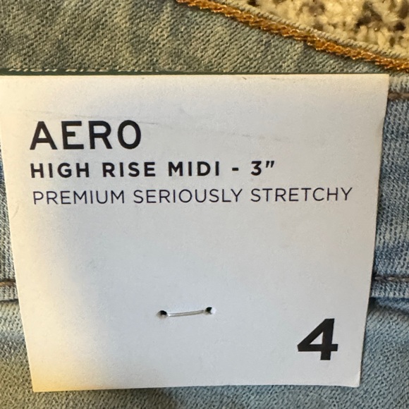 NWT Aeropostale Light Blue Rolled Hem Denim Shorts - Picture 3 of 5